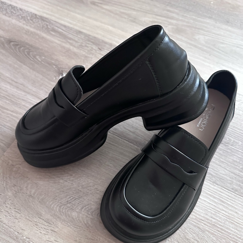 Platform loafer